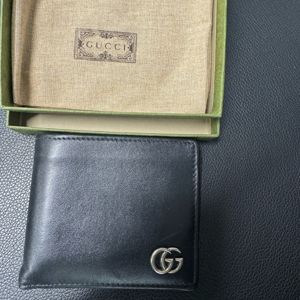 Gucci Black Leather Card Holder with Silver Logo